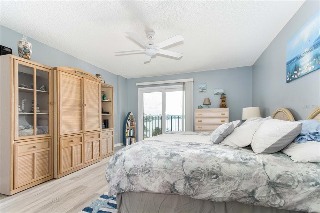 650 ISLAND WAY 602 photo 17