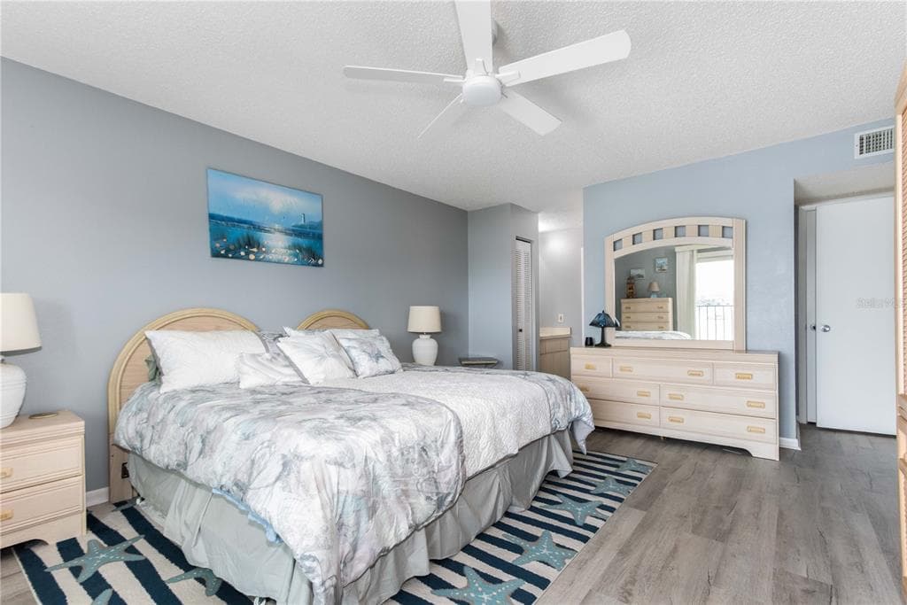 650 ISLAND WAY 602 photo 16
