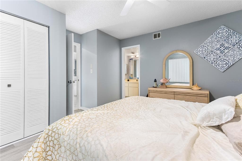 650 ISLAND WAY 602 photo 20