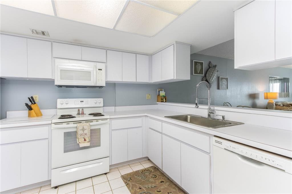 650 ISLAND WAY 602 photo 14