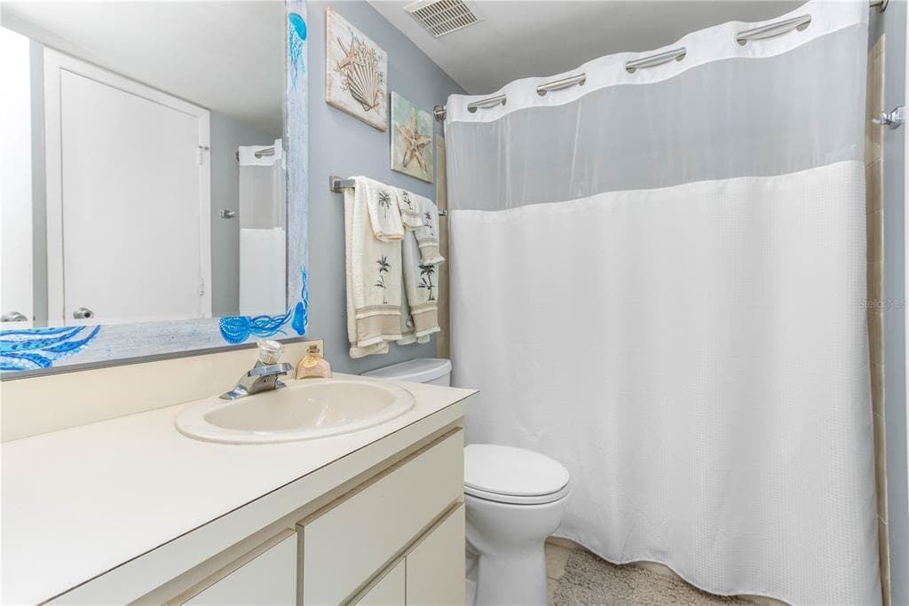 650 ISLAND WAY 602 photo 21