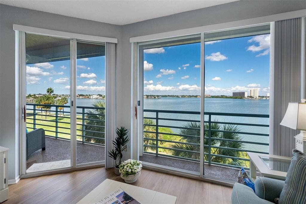 8021 SAILBOAT KEY BOULEVARD S 304 photo 3