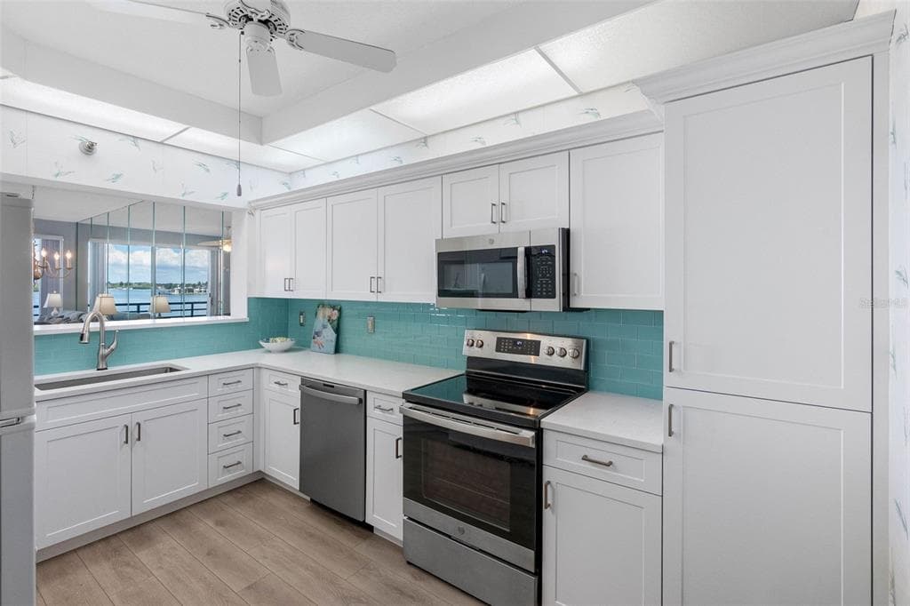 8021 SAILBOAT KEY BOULEVARD S 304 photo 19