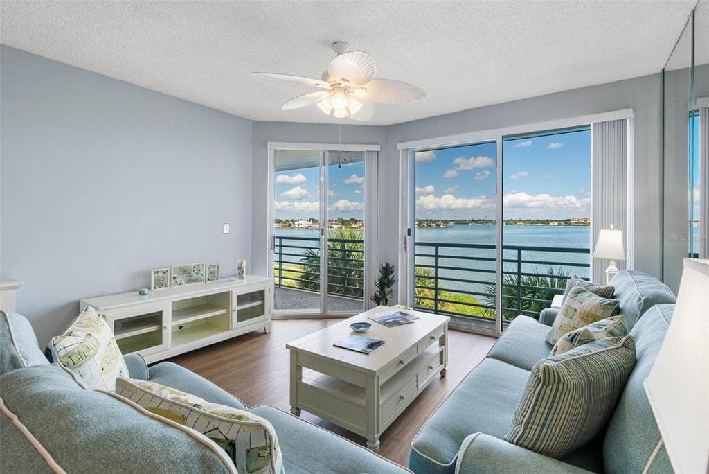 8021 SAILBOAT KEY BOULEVARD S 304 photo 4