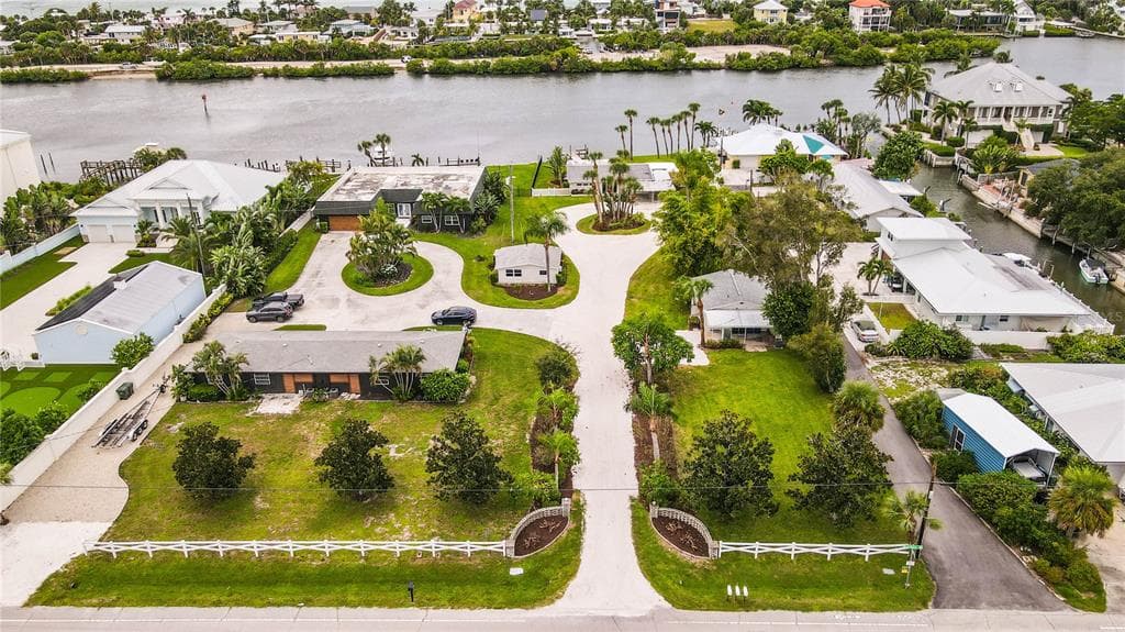 321 BAYSHORE ROAD 2