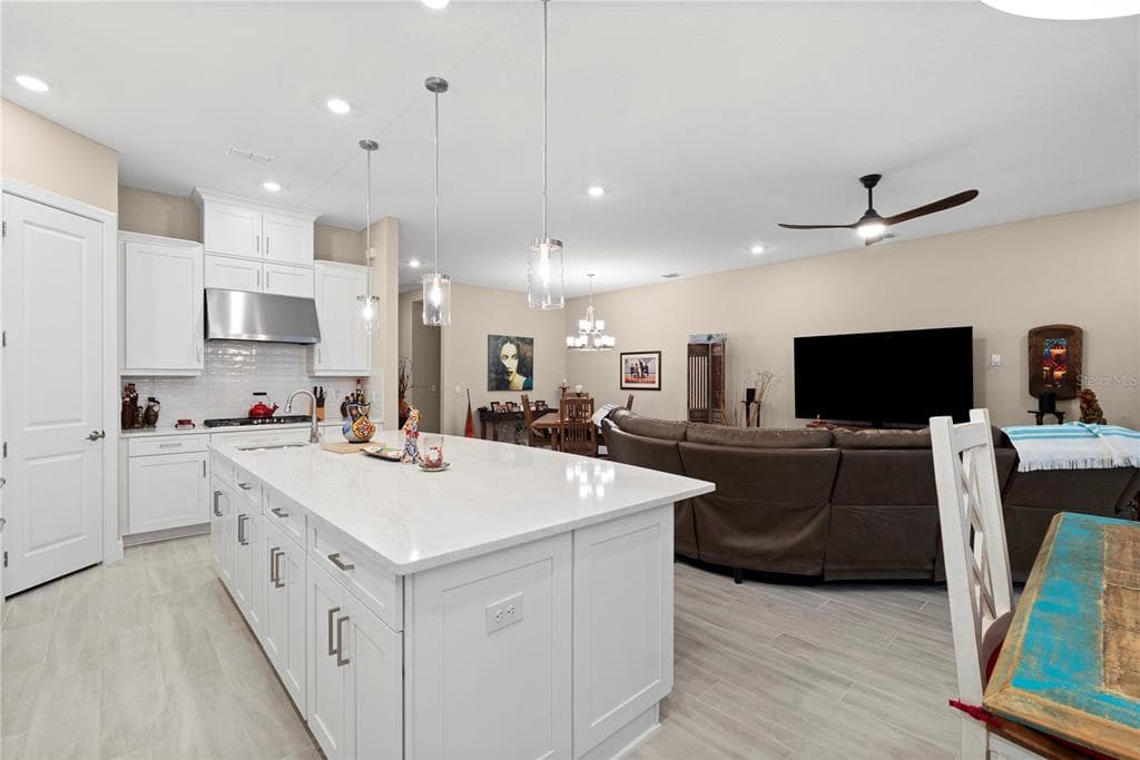 5229 CASERTA COURT photo 16