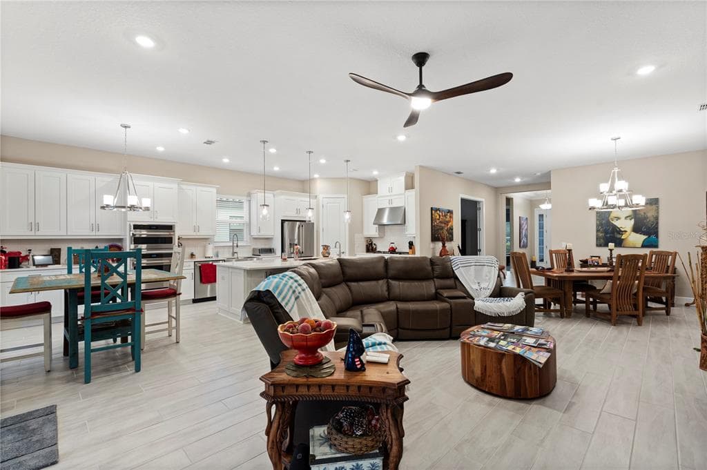 5229 CASERTA COURT photo 9