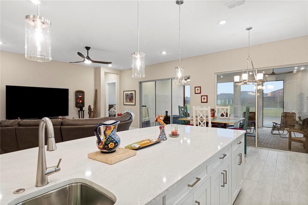 5229 CASERTA COURT photo 14