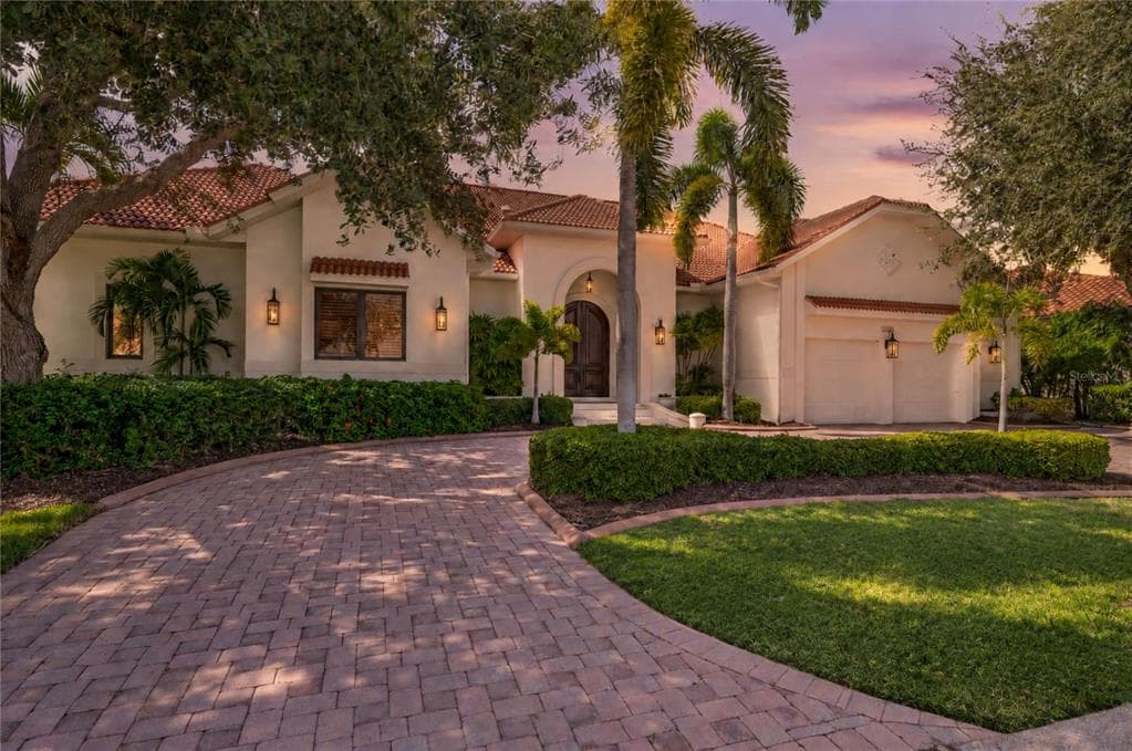 1117 SAN MATEO DRIVE 2