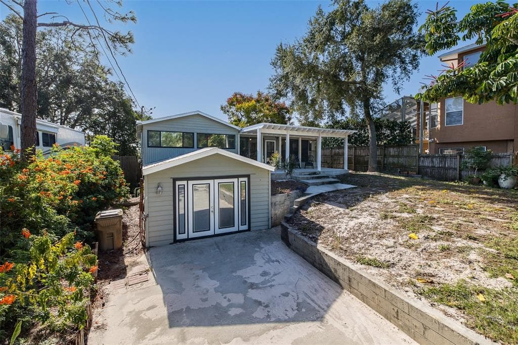 3138 BLUFF BOULEVARD 1