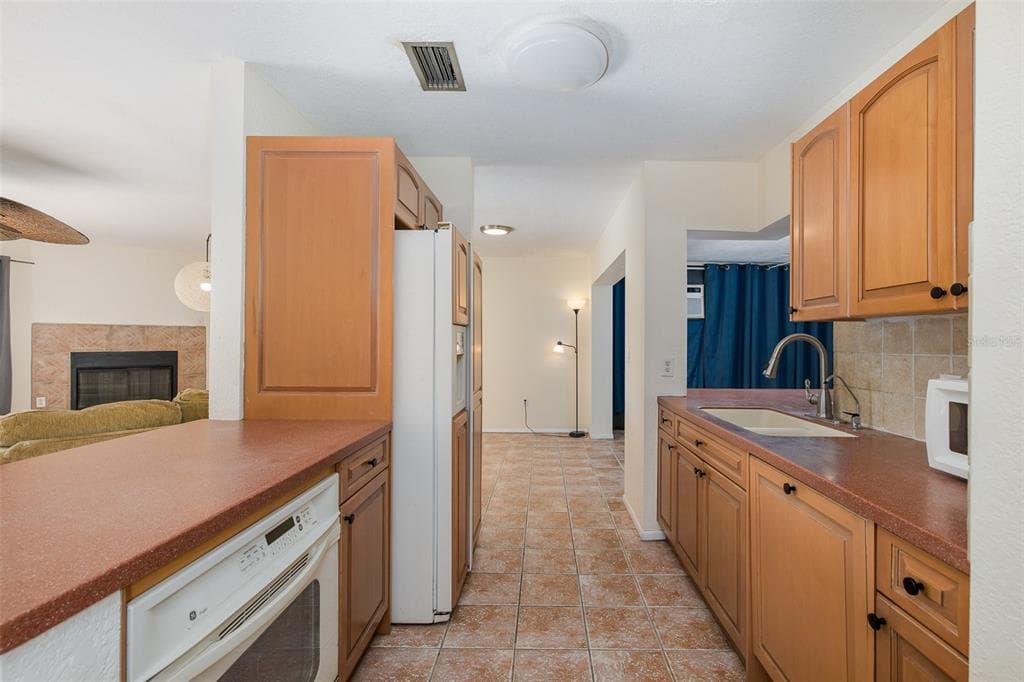 3138 BLUFF BOULEVARD photo 20