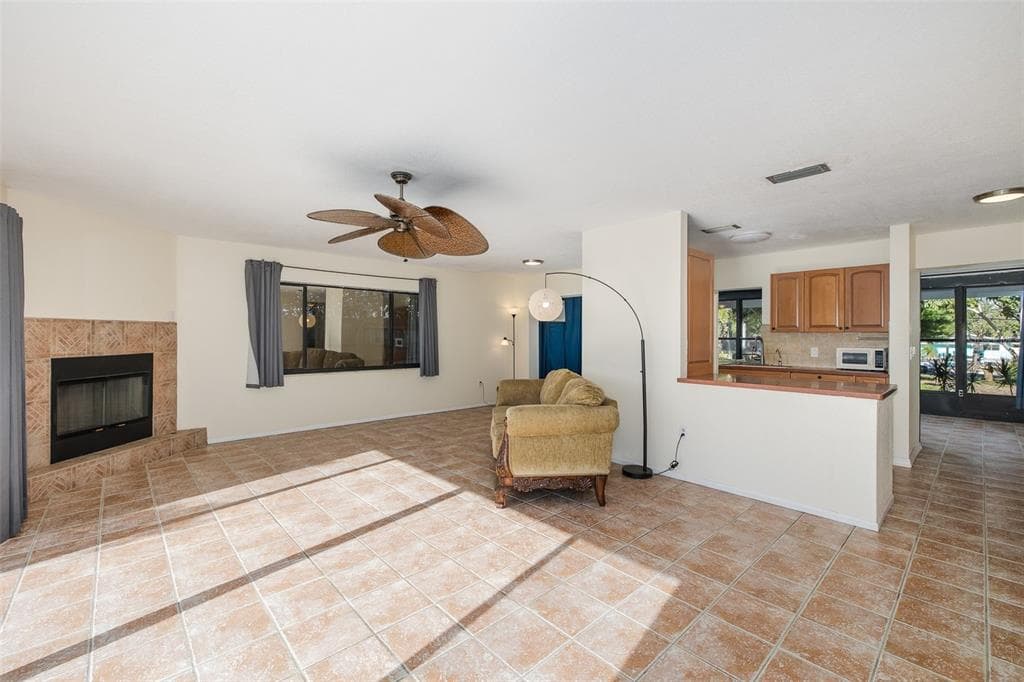3138 BLUFF BOULEVARD photo 18