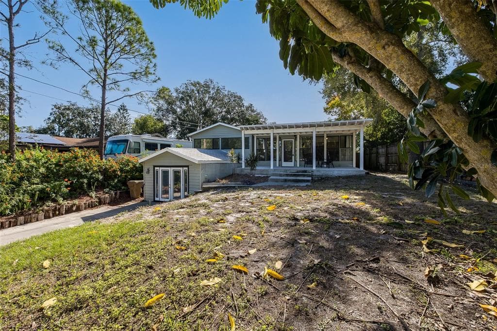3138 BLUFF BOULEVARD photo 8