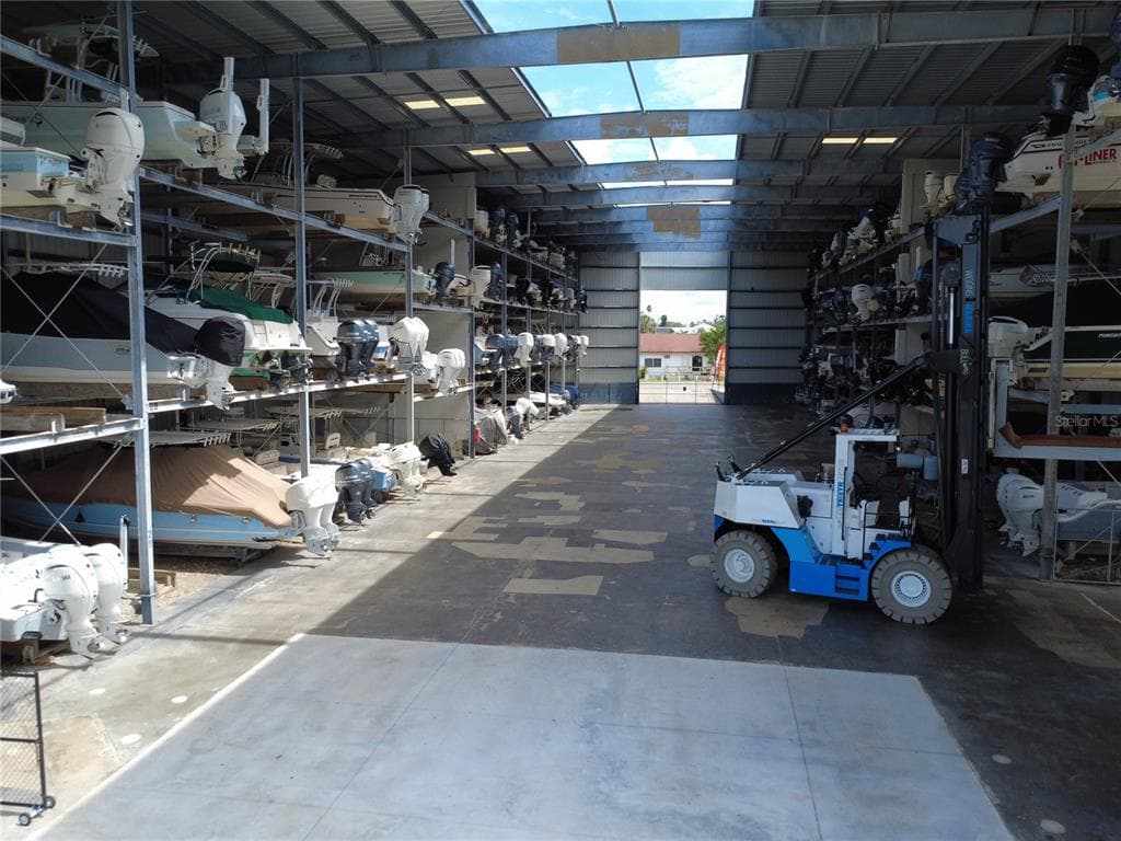 100 CIRCUIT ROAD N108 photo 11
