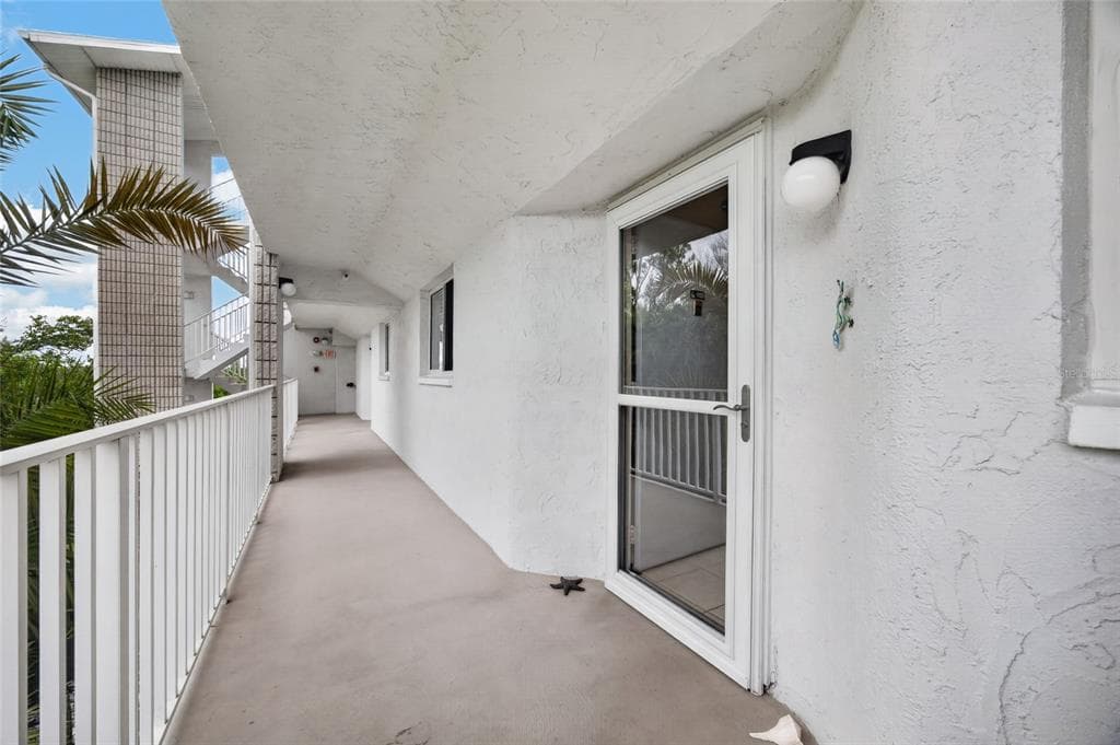 1401 S MCCALL ROAD 102 photo 23