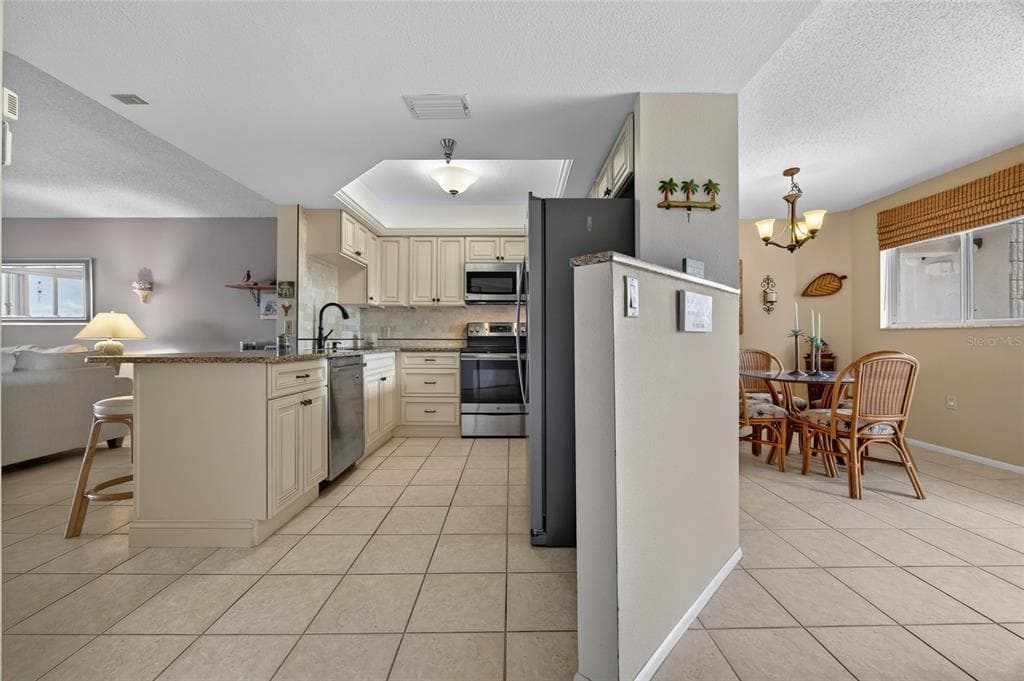 1401 S MCCALL ROAD 102 photo 5