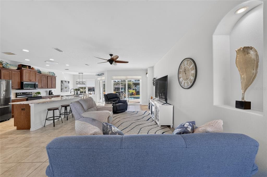 113 ARENA LAKE DRIVE photo 3