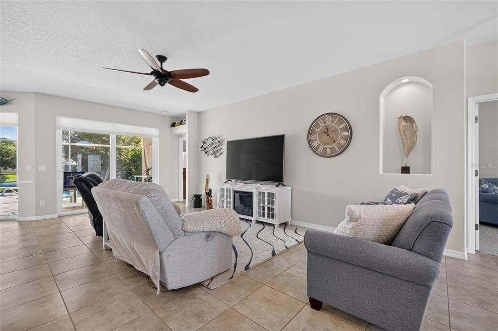 113 ARENA LAKE DRIVE photo 4