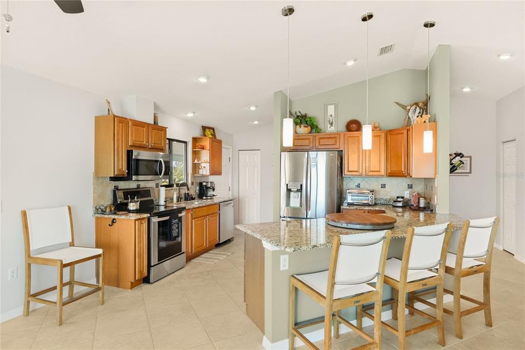 901 CHAPIN BOULEVARD photo 22