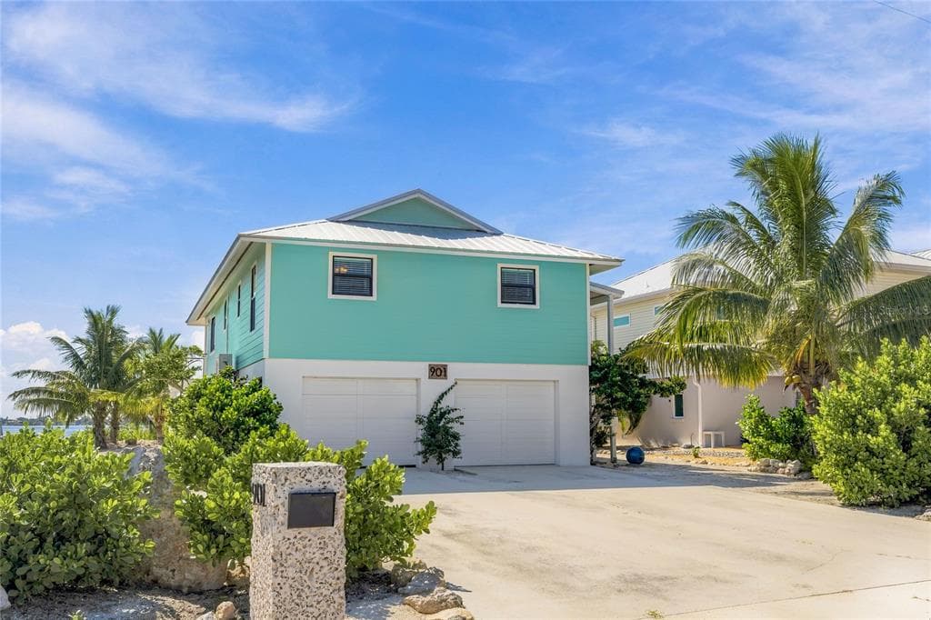 901 CHAPIN BOULEVARD photo 3