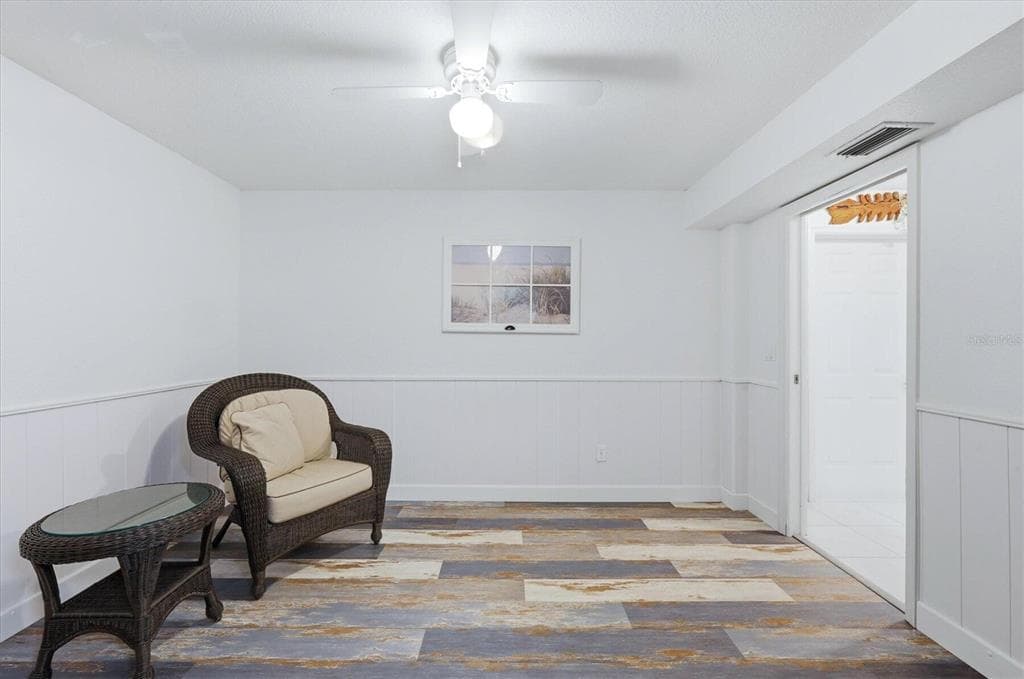 900 OXFORD DRIVE photo 16