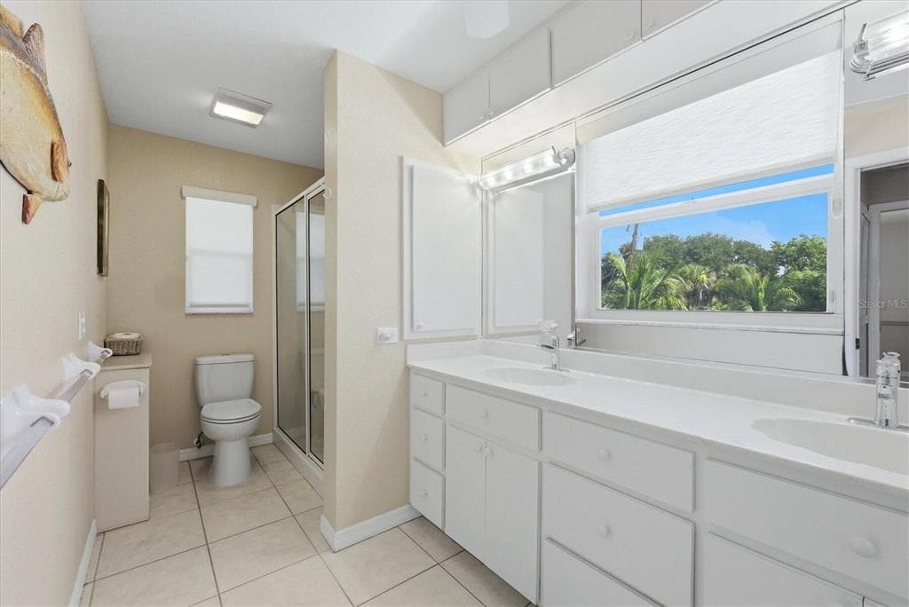 900 OXFORD DRIVE photo 9