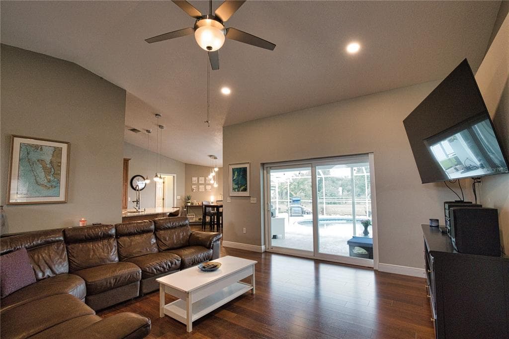 6308 ZENO CIRCLE photo 13