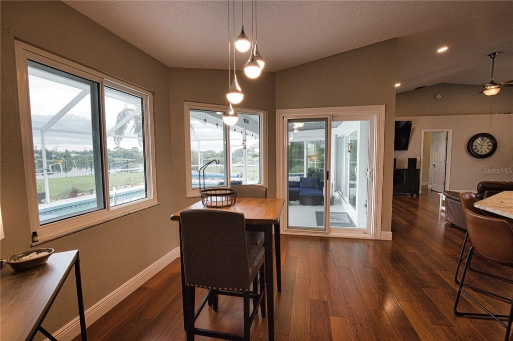 6308 ZENO CIRCLE photo 17