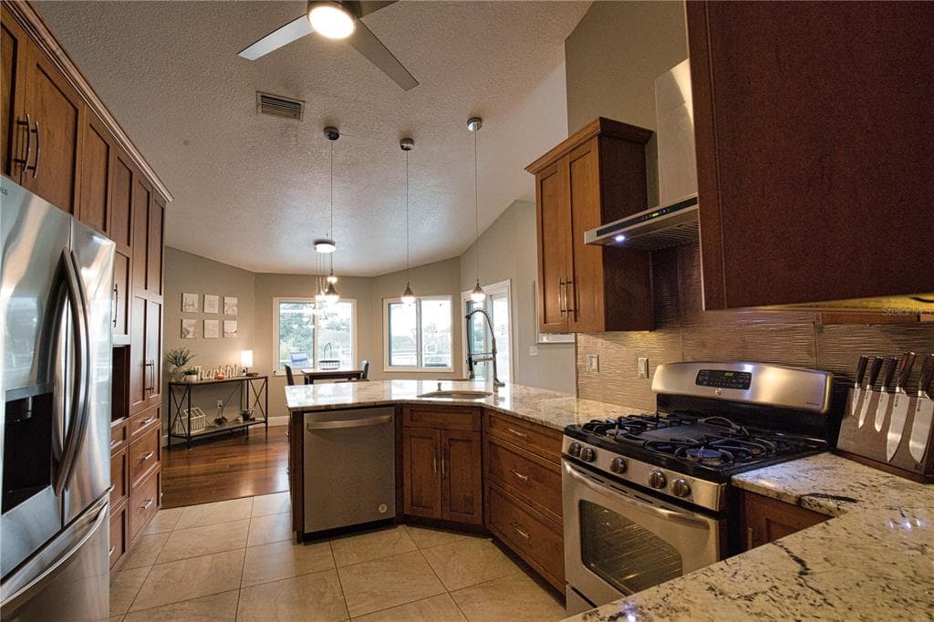 6308 ZENO CIRCLE photo 22