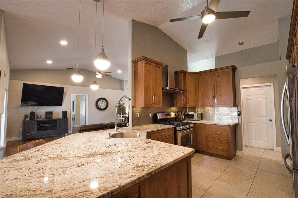 6308 ZENO CIRCLE photo 18