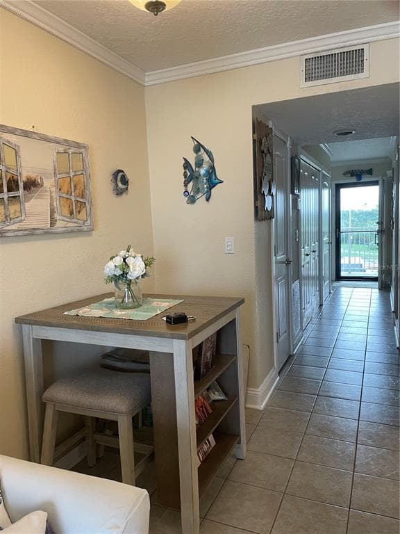 18650 GULF BOULEVARD 304 photo 7
