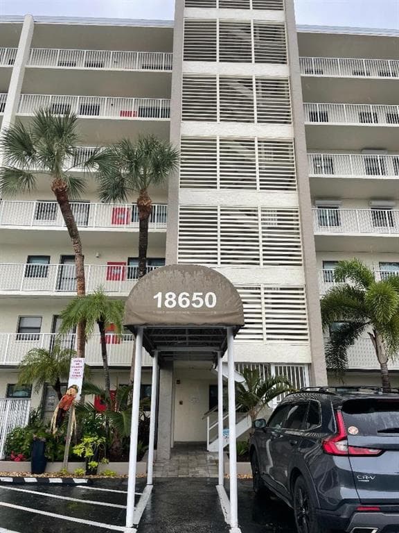 18650 GULF BOULEVARD 304 photo 1