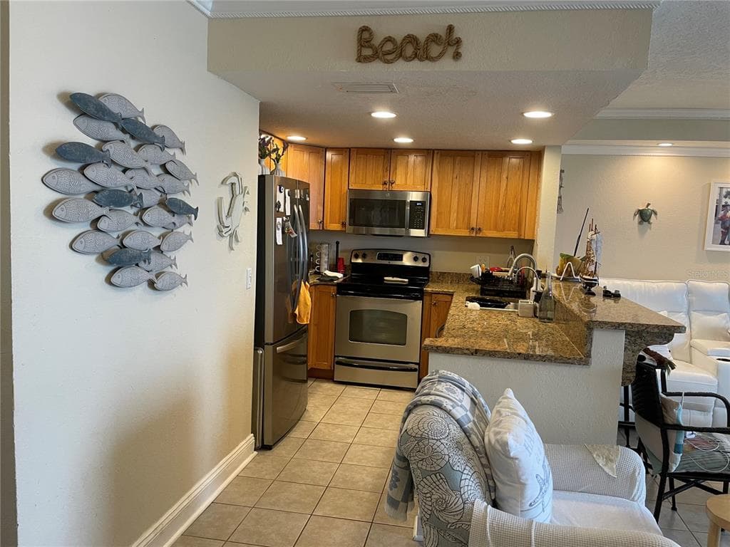 18650 GULF BOULEVARD 304 photo 10