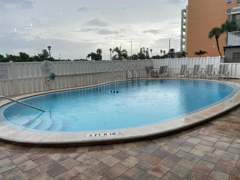 18650 GULF BOULEVARD 304 photo 18