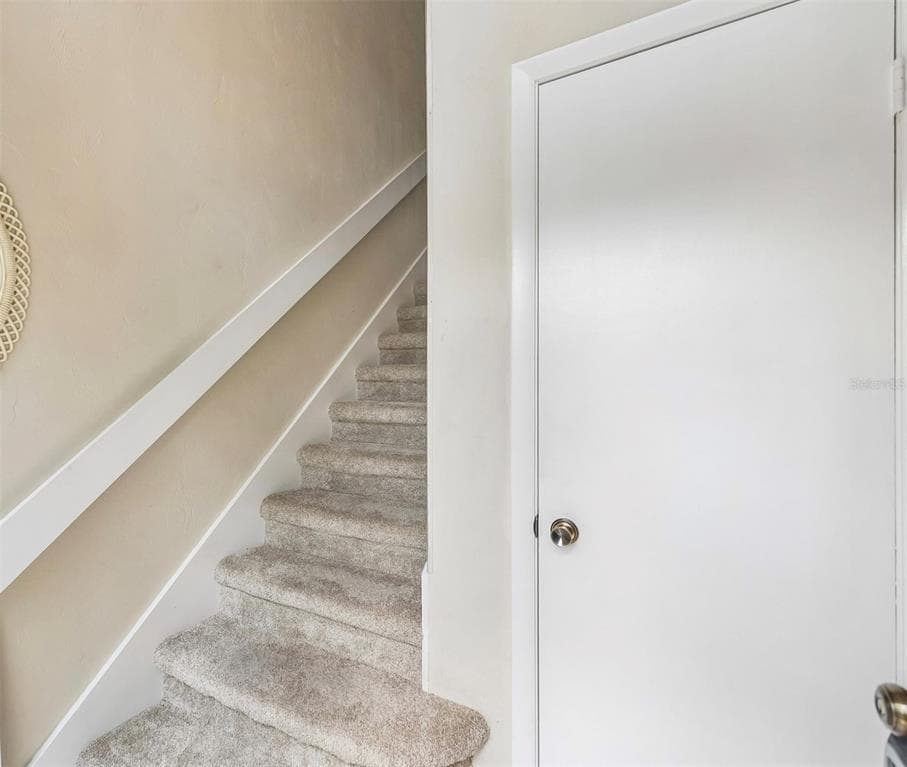 2 SALISBURY COURT photo 3
