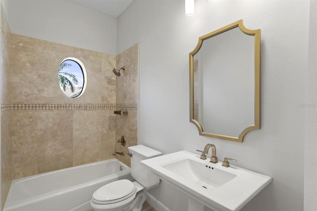 1317 JUMANA LOOP photo 16