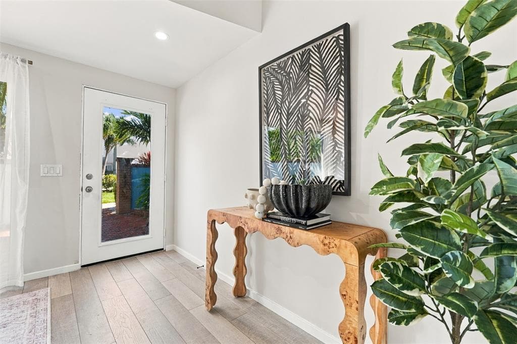 528 KEY ROYALE DRIVE photo 4