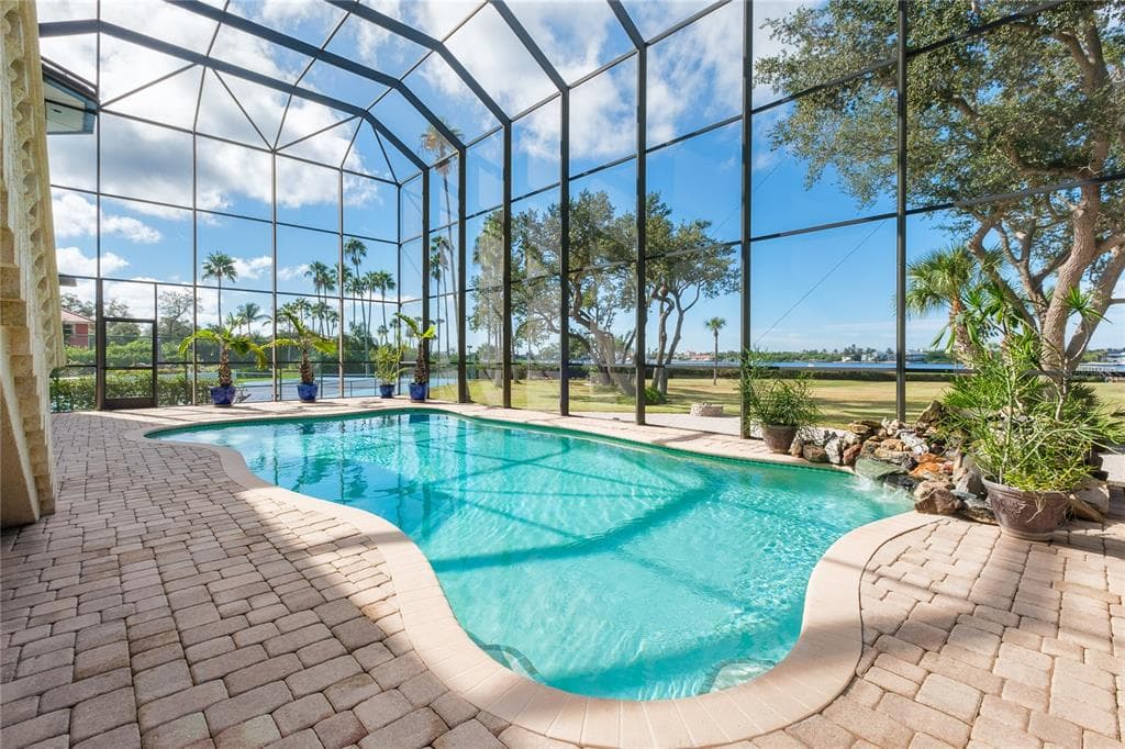 1930 BAYSHORE DRIVE 3
