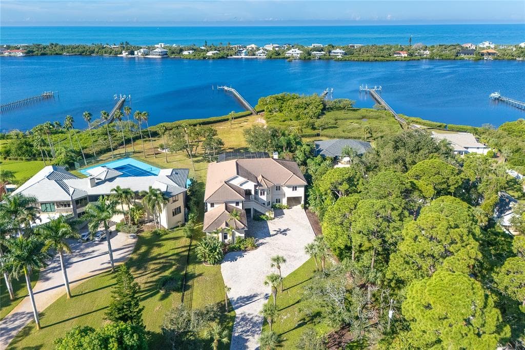 1930 BAYSHORE DRIVE 1
