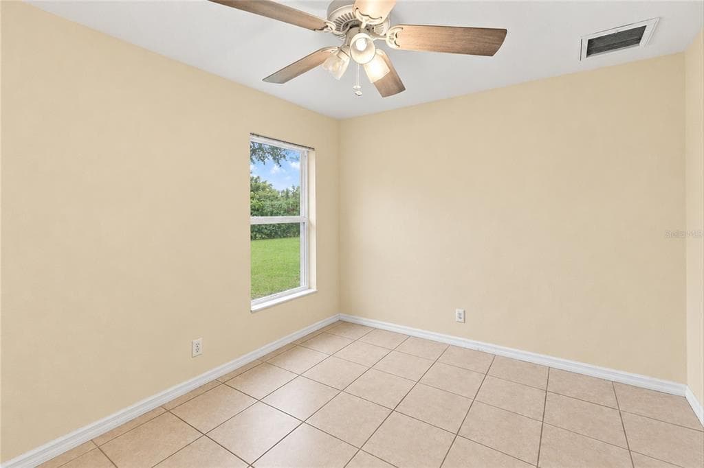 447 RAVENSWOOD BOULEVARD photo 21