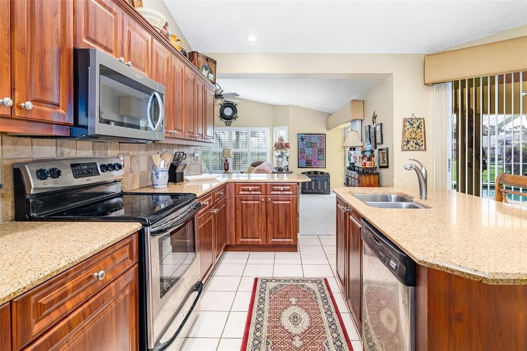 9678 KNIGHTSBRIDGE CIRCLE photo 17