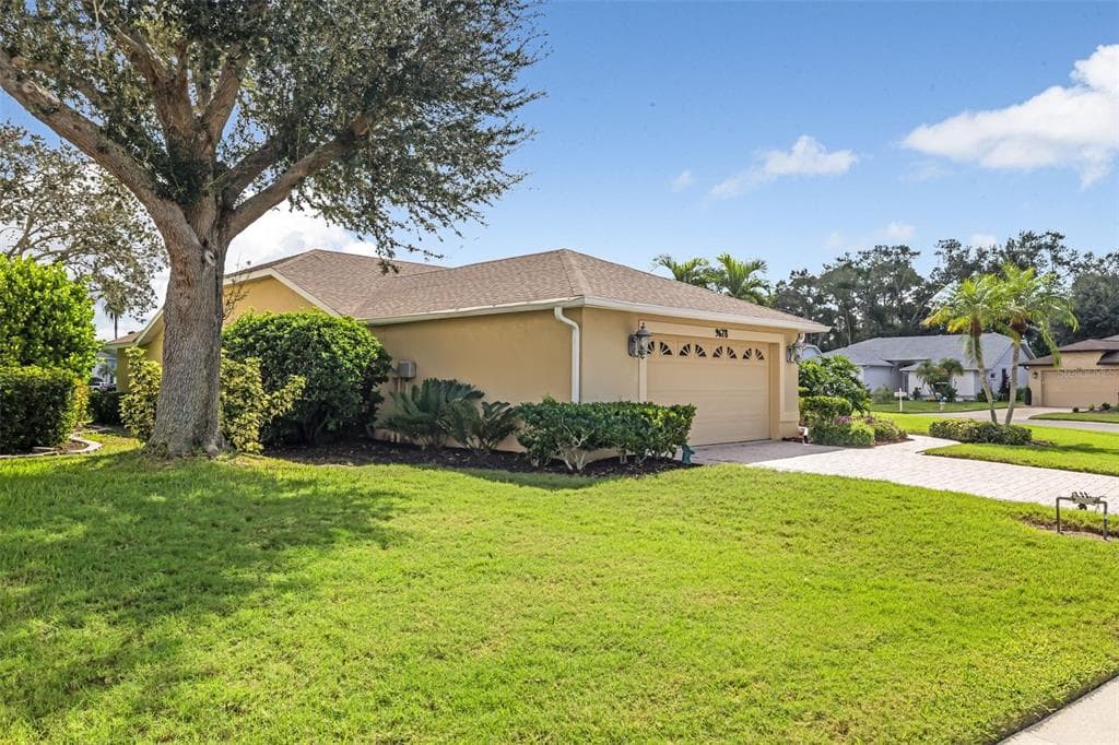 9678 KNIGHTSBRIDGE CIRCLE photo 3