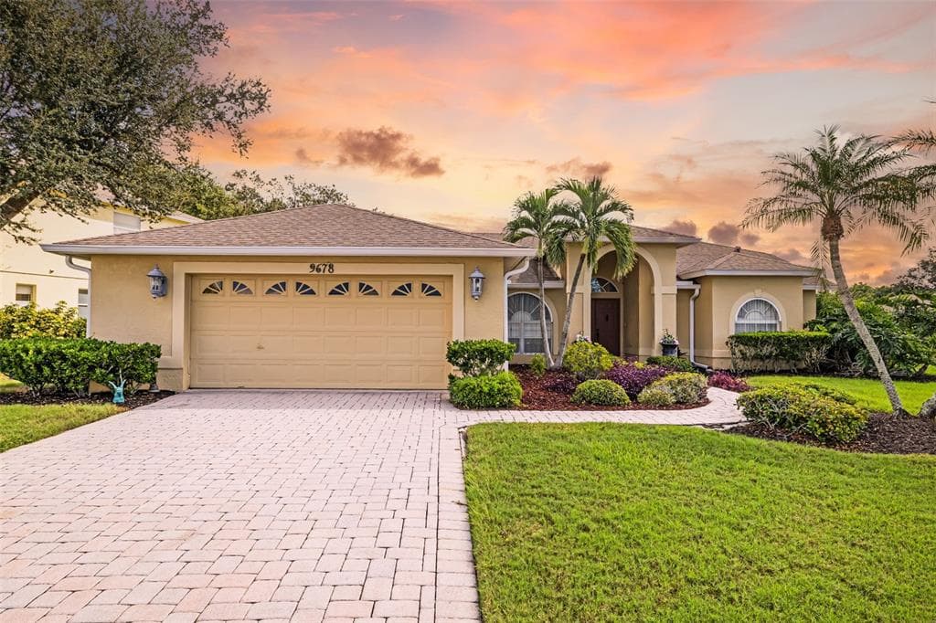 9678 KNIGHTSBRIDGE CIRCLE photo 1