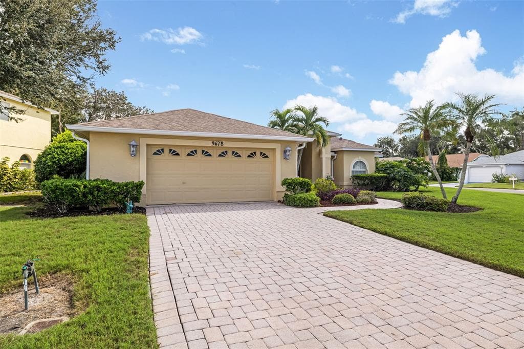 9678 KNIGHTSBRIDGE CIRCLE photo 4