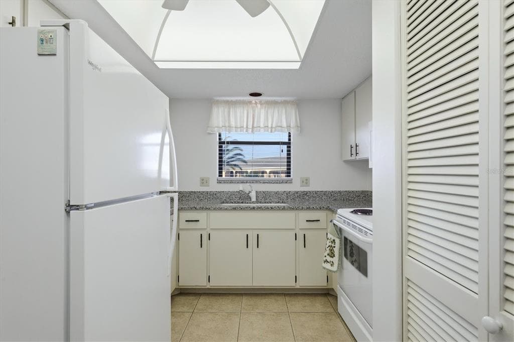 14459 RIVER BEACH DRIVE 207 photo 17