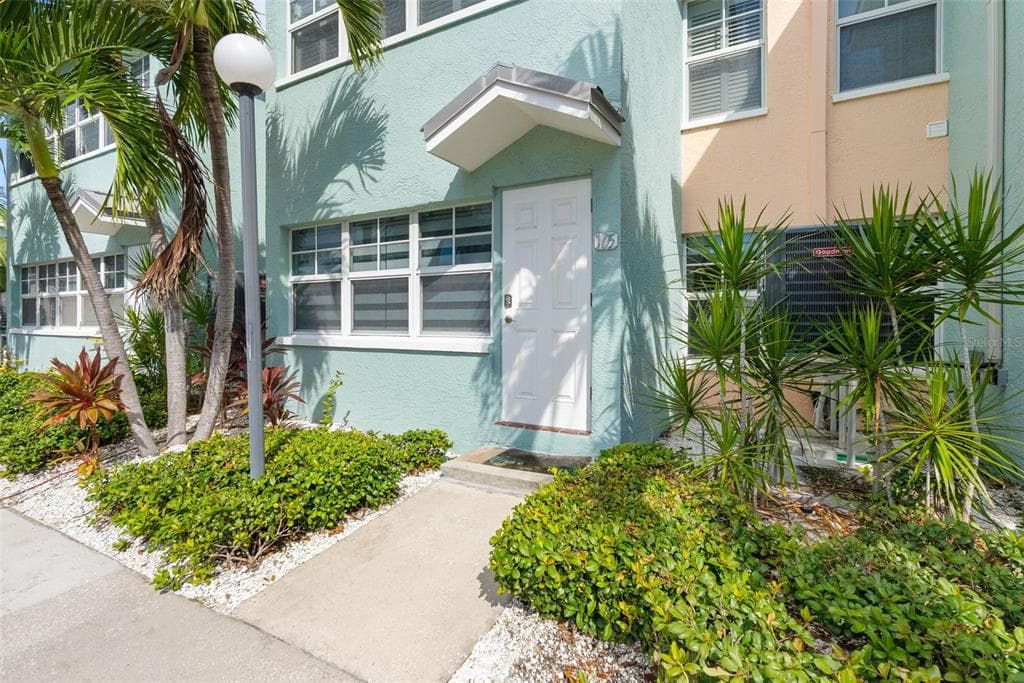 19417 GULF BOULEVARD C105 photo 2