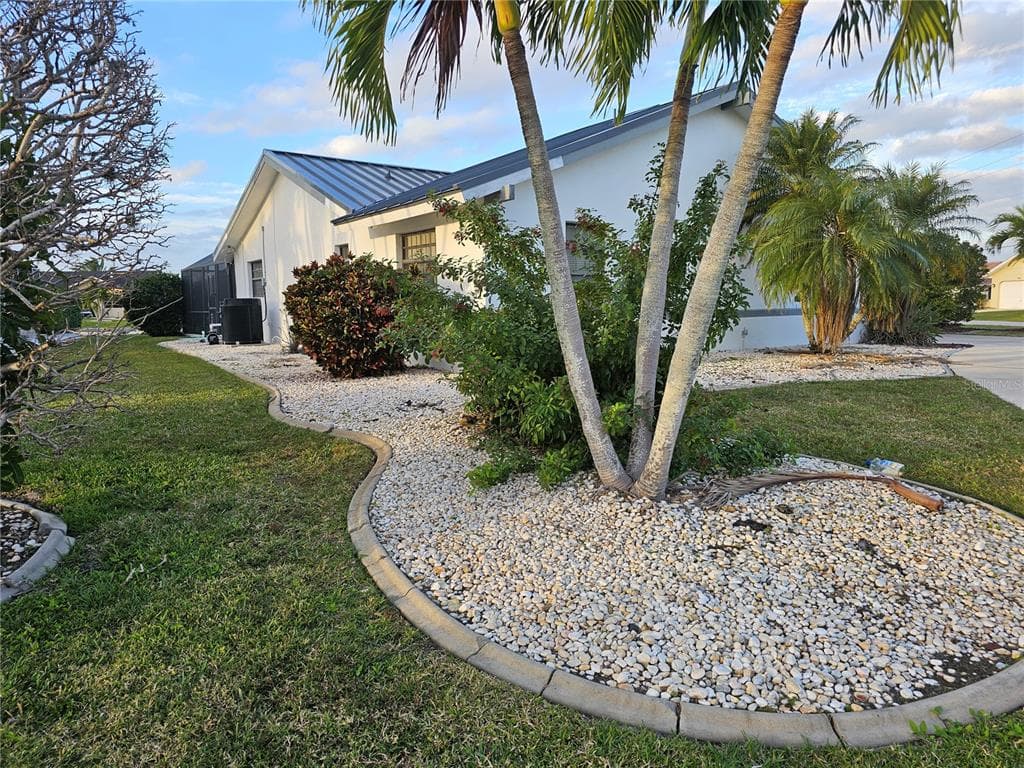 975 CORONADO DRIVE photo 3
