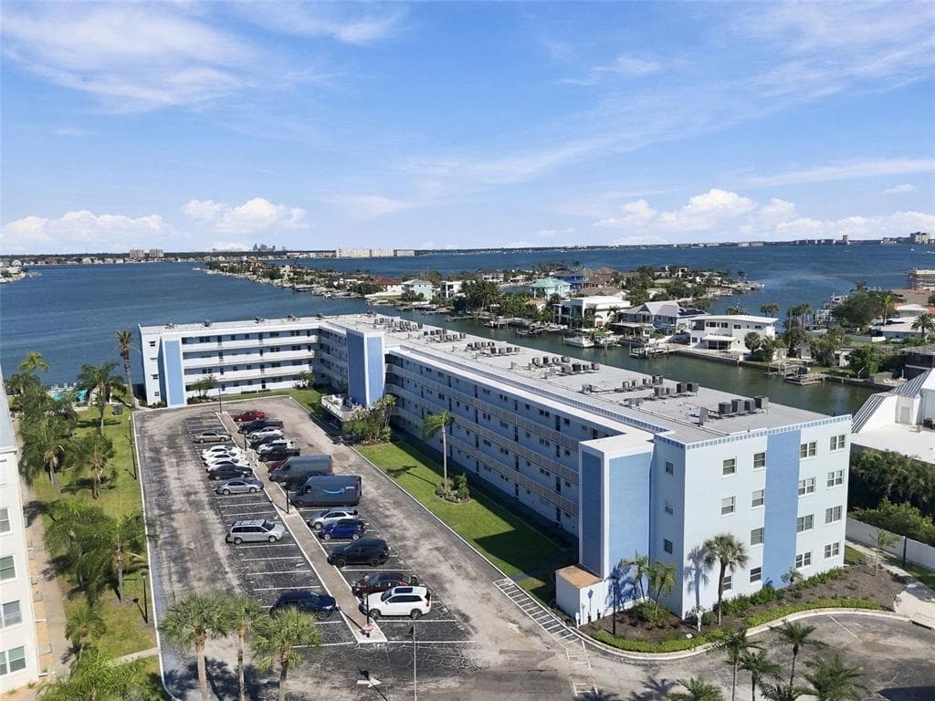 5555 GULF BOULEVARD 419 photo 2