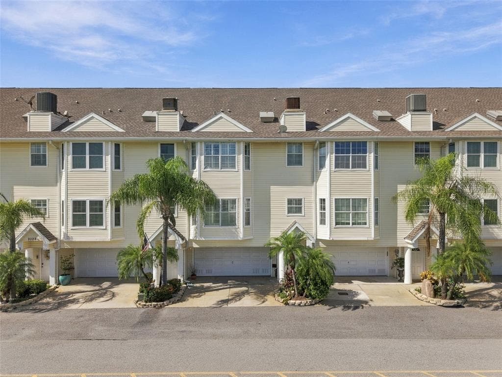 9227 CAPTIVA CIRCLE photo 2