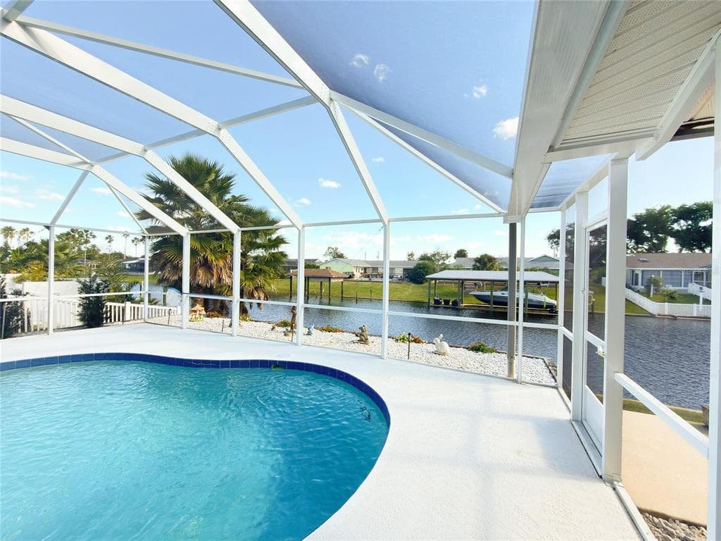 43 CHRISTOPHER COURT 5